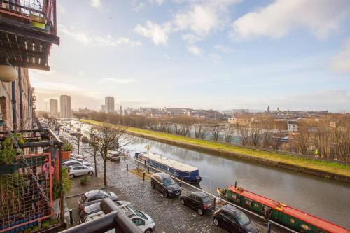 Unique canal based property outside City Centre