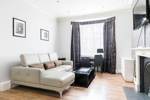 PickThePlace Welbeck street apartments, London, London