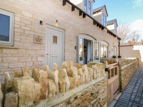 4 Loveday Mews, Cirencester, Gloucestershire