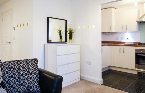 1 Bedroom Apartment Leamington Spa Hosted By Golden Key, Whitnash, Warwickshire