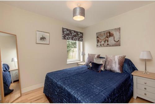 Uptown 2 bed apartment, Edinburgh, Midlothian