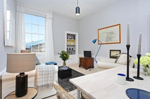 ALTIDO Broughton Bolthole - Chic Haven In Amazing Location, Edinburgh, Midlothian