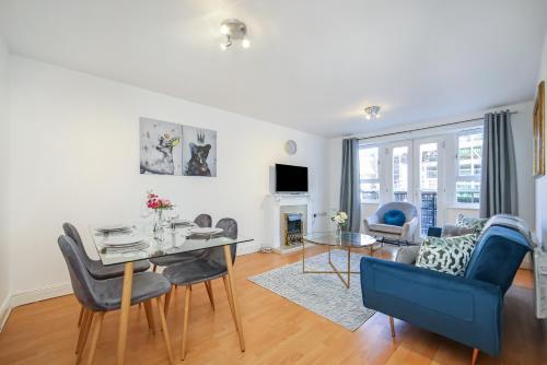 Suites by Rehoboth - The Hyde - London Zone 3, London, London