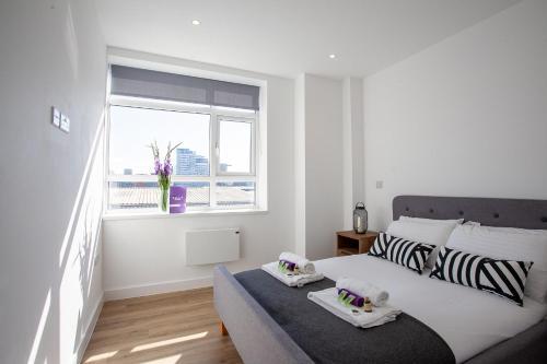 Luxury, Stylish Two Bed Apartment in the heart of Manchester By Pillo Rooms