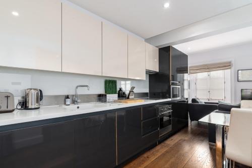 GuestReady - Prestigious 3BR Family Flat in Mayfair By Hyde Park WIFI