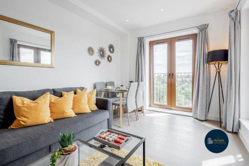 St Albans City Thameslink, Luxury Apartments, GREAT LOCATION, Sleeps up to 6, Free Parking, Free WiFi & Movies, Direct link to London St Pancras, Gatwick & Luton Airports