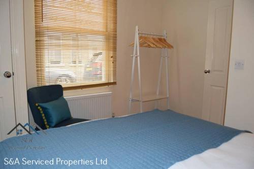 Private Entrance - 1 Bed Apartment - Self Check in - Near ARU & City Centre