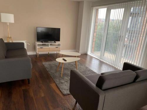 Modern 2 Bed Apartment by Manchester City Centre