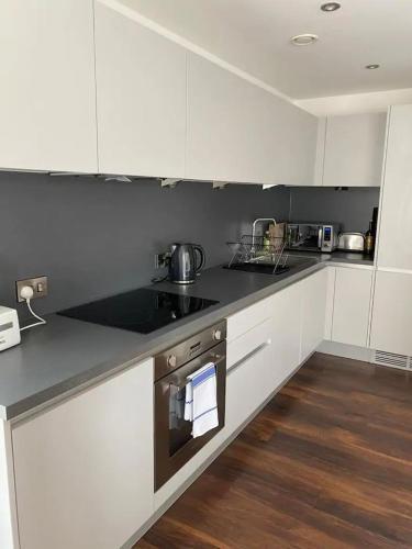 Modern 2 Bed Apartment by Manchester City Centre