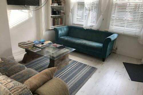 2 Bed Lovely Garden Flat nr Wandsworth Common, London, London