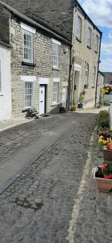 16th Century 1 Bedroom Cottage (adjacent 10th Century Richmond Castle), Richmond, North Yorkshire