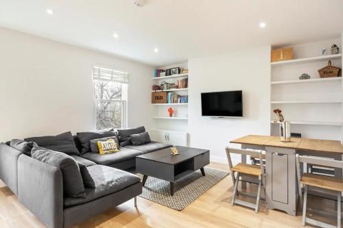 Modern And bright 1 Bedroom Apartment in Ealing, London, London