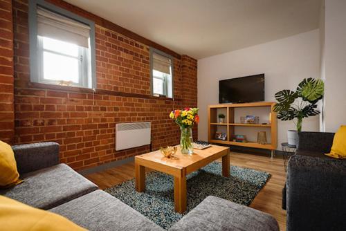 Karah Suites - Gloucester Docks