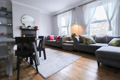 GuestReady - Charming Family Townhouse 4 mins from Harringay Green Lane, London, London