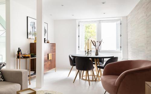 The Primrose Hill Escape - Modern & Bright 2BDR Mews Home, London, London