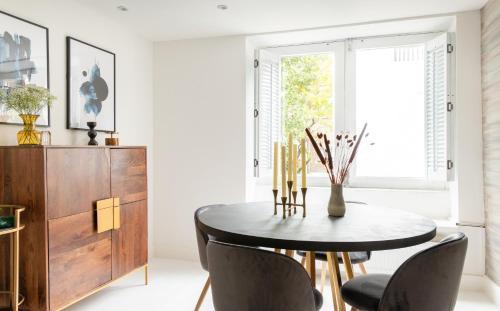 The Primrose Hill Escape - Modern & Bright 2BDR Mews Home