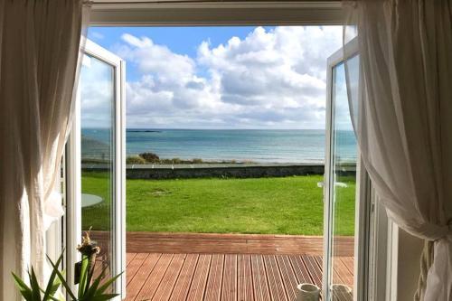 Ocean Studio- Luxury Sea View Apartment in Marazion, Marazion, Cornwall