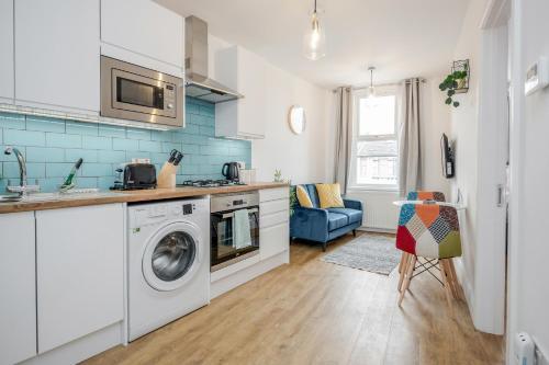 Spotless, Contractor Apartment, Flexible Cancellation, London, London