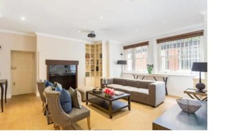 Modern And Stylish 2 Bedroom Flat in Chelsea, London, London