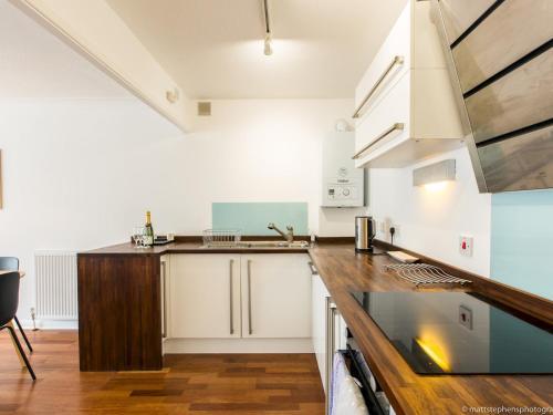 Pass the Keys - NEW Striking Seaside 2 Bed Flat Heart of Brighton