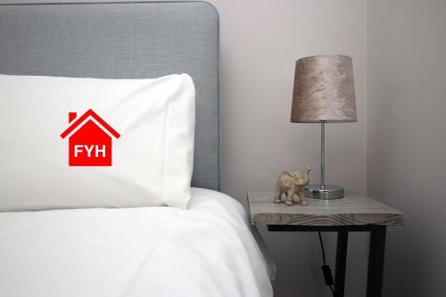 2 Bedroom City Apartment by FYH-Property, FREE parking, Bristol, Bristol