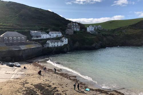 Molls Yard, Port Isaac, Cornwall