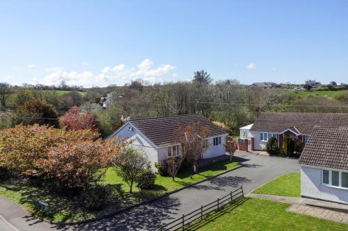 Modern 3-Bed Bungalow in Moelfre - Private Garden!, Moelfre, Isle of Anglesey