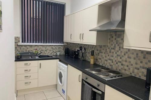 Vibrant 2 Bed apartment with en-suite