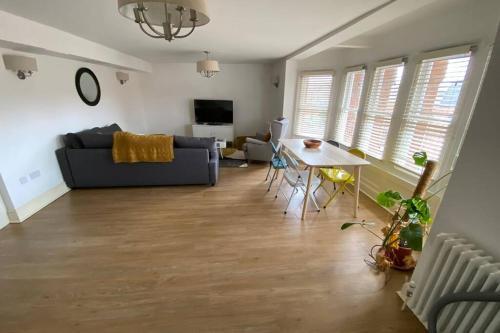 Fresh Apartment close to Gloucester Quays/Docks, Gloucester, Gloucestershire