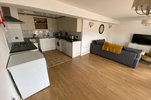 Fresh Apartment close to Gloucester Quays/Docks