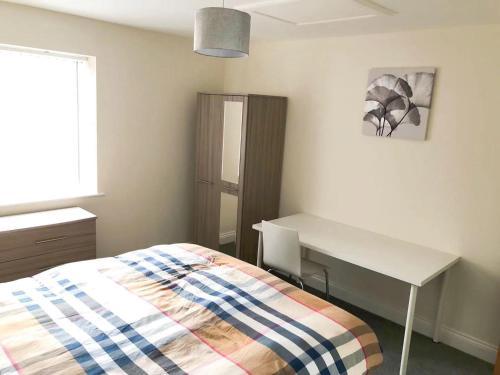 RW Service Apartment city centre SA1, Swansea, Glamorganshire