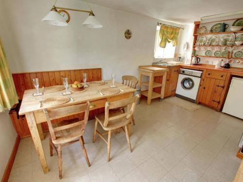 Rustic Cottage in Slaughterford with Fireplace