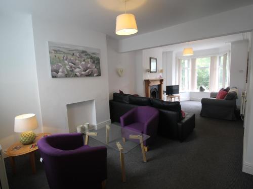 Cardiff Holiday Homes 3 Bedroom House, Radyr, Glamorganshire