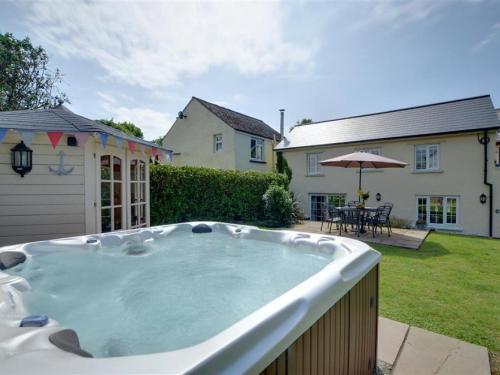 Comfortable holiday home in Croyde near beach