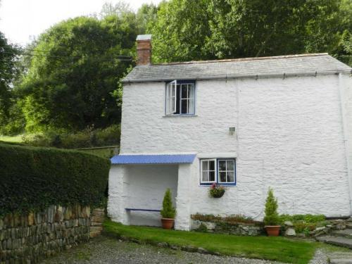 Quaint holiday home in Combe Martin with Beach Nearby, Combe Martin, Devon