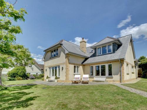 Spacious holiday home in Croyde near sea, Croyde, Devon