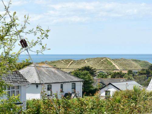 Spacious holiday home in Croyde near sea