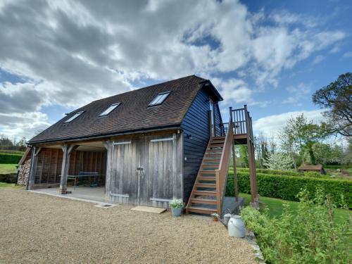 Tranquil Holiday home in Groombridge Kent with Balcony