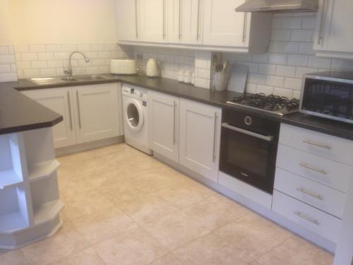 The Beeches 2 - Serviced Duplex Apartment, Sheffield, South Yorkshire