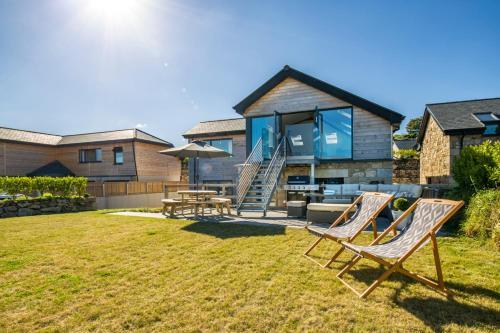 Carbis Bay Villa Sleeps 10 WiFi, Carbis Bay, Cornwall