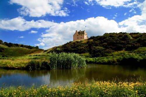 North Berwick Chateau Sleeps 12 WiFi, North Berwick, East Lothian