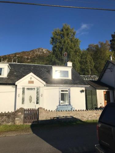 Cottage With Stunning Loch Views