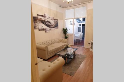 Beautiful spacious flat with garden, Portsmouth, Hampshire