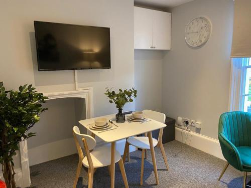 Opulent Luxe Apartments Cowley Oxford