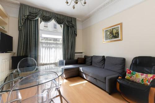 Gorgeous Two Bedroom Apartment in Central London, London, London