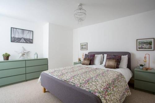 Quiet Apartment Close To Gloucester Quays/Docks