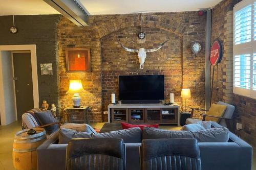 Hoxton well-presented 2 bed 1 bath flat, London, London