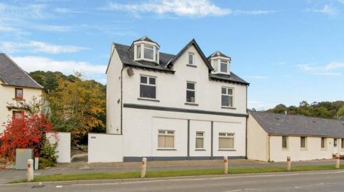 Caledonian canal apartment, Corpach