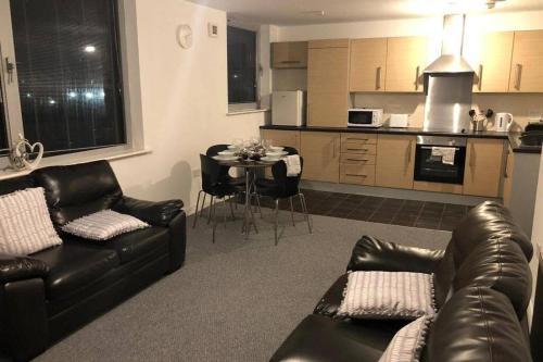 OnPoint Apartments - Excellent 2 Bed Apartment Close To Centre, Liverpool, Merseyside