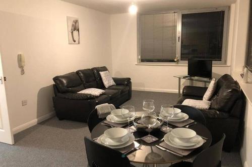 OnPoint Apartments - Excellent 2 Bed Apartment Close To Centre